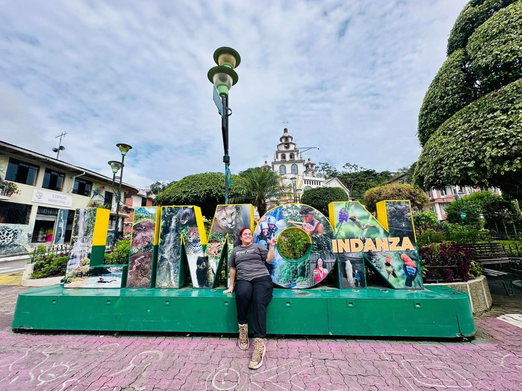 Letras de Limón Indanza en el parque central